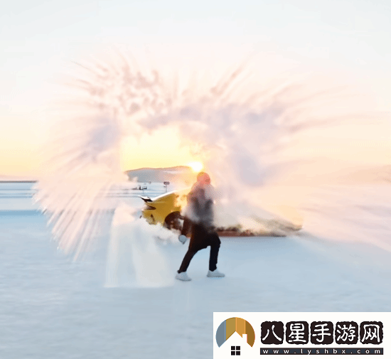 雷軍手持加特林提前拜年：祝大家新年快樂！
