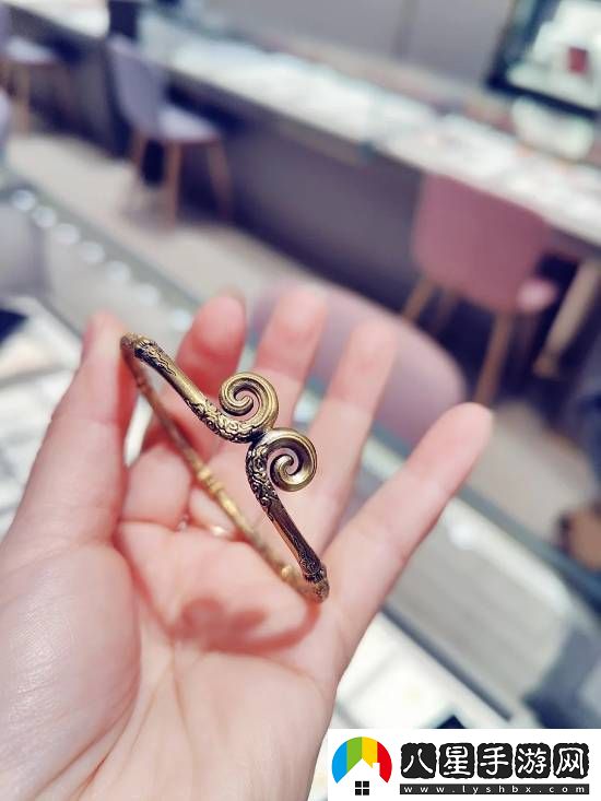 疑似周大福聯(lián)動黑神話實(shí)物曝光：金箍戒指手鐲全都有！