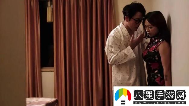 深入探討誘人的阿陜?nèi)摾?></p><p>在探討“誘人的阿陜?nèi)摾怼钡倪^(guò)程中，可以發(fā)現(xiàn)其核心理念是對(duì)人生態(tài)度的深刻反思與理解。阿陜地區(qū)自古以來(lái)就以其獨(dú)特的地理?xiàng)l件和人文背景，造就了一種與眾不同的生活哲學(xué)。人們?cè)谶@里生活，常常會(huì)碰到來(lái)自自然與社會(huì)的各種挑戰(zhàn)，而“誘人的阿陜?nèi)摾怼眲t教會(huì)人們?nèi)绾畏e極應(yīng)對(duì)這些困難。在日常生活中，這種哲學(xué)不僅僅表現(xiàn)為一套理論，更是融入了人們的行為和習(xí)慣。</p><p>阿陜?nèi)摾韽?qiáng)調(diào)人與自然、人與人之間的和諧關(guān)系。通過(guò)尊重自然、珍惜資源，人們?cè)跐撘颇行纬闪艘环N與自然共生的生活方式?！罢T人的阿陜?nèi)摾怼备嬖V我們，生活的意義不僅在于追求物質(zhì)的豐富，更在于體驗(yàn)生命本身的美。人與人之間的情感聯(lián)系是不可或缺的，友愛(ài)、扶持、和諧共處，成為了人們追求幸福的重要因素。</p><p>再者，誘人的阿陜?nèi)摾硗N(yùn)著濃厚的幽默感。這種幽默并不是表面的搞笑，而是一種對(duì)于生活的機(jī)智解讀。例如，阿陜故事中的人物往往雖然身處困境，卻總能用樂(lè)觀的態(tài)度面對(duì)生活的考驗(yàn)。這種精神感染了無(wú)數(shù)人，也讓人對(duì)阿陜地區(qū)的文化產(chǎn)生了濃厚的興趣。生活的苦辣酸甜，正是在這種幽默與哲理的交織中，顯得更加生動(dòng)而真實(shí)。</p><p>進(jìn)一步探討“誘人的阿陜?nèi)摾怼?，人們不僅可以領(lǐng)略到傳統(tǒng)文化的魅力，還能從中汲取應(yīng)對(duì)現(xiàn)代生活的智慧。在快速發(fā)展的今天，面對(duì)壓力與競(jìng)爭(zhēng)，阿陜?nèi)摾砉膭?lì)人們?cè)诳旃?jié)奏的生活中保持內(nèi)心的寧?kù)o與淡然。無(wú)論是大都市還是偏遠(yuǎn)鄉(xiāng)村，均能找到這一文化的影子，它在人們的言談舉止中悄然流傳。</p>                <div   id=