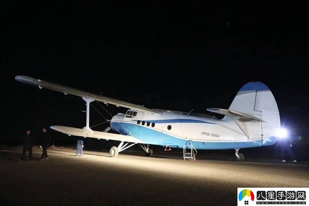 無人機(jī)“送鮮”！我國首條大型無人機(jī)城際物流航線首航成功