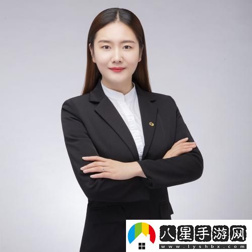 年輕女保險銷售員5的職業(yè)挑戰(zhàn)與成長