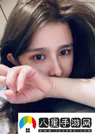 美女主播直播間展示演技哭訴自己兒時遭遇稱窮怕了希望大家打賞