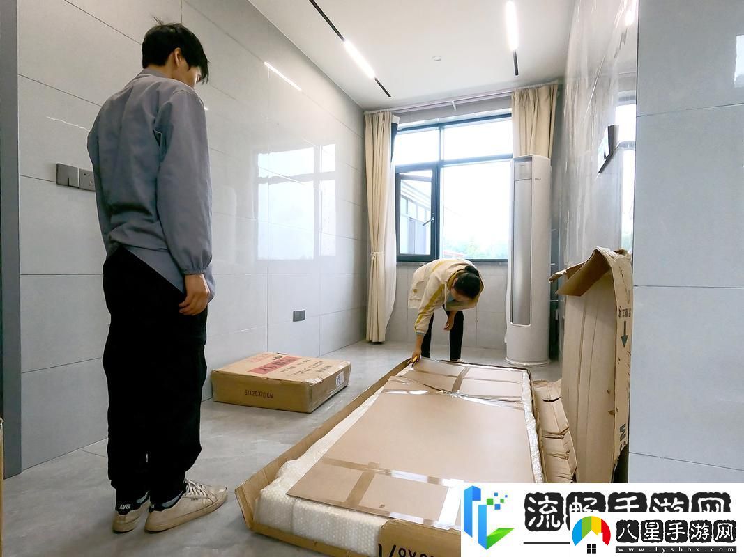 幾個裝修工人把我壓在茶幾