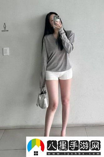 女人和男人一起打麻將