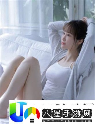 兒子的妻子中字頭2字幸?；橐?></p><p>二、兒子的老婆中字頭2字：與家人相處的點滴智慧</p><p>仲珊很懂得如何與家人相處。她剛嫁過來時，我們這些長輩多少有些擔(dān)心，怕年輕人有代溝?？伤眯袆哟蛳祟檻]。每次家庭聚會，她總是主動張羅，幫著婆婆洗碗，和公公聊新聞，甚至還會陪小侄女玩拼圖。仲珊從不抱怨家務(wù)繁瑣，反而樂在其中。她說，幸?；橐霾恢皇莾蓚€人的事，更是兩個家庭的融合。她用自己的包容和熱情，拉近了彼此的距離。她的這份智慧，讓家庭氛圍總是其樂融融，充滿了歡聲笑語。</p><p>三、兒子的老婆中字頭2字：樂觀面對生活的挑戰(zhàn)</p><p>生活不可能總是一帆風(fēng)順，仲珊也有自己的壓力。工作上，她是個認(rèn)真負責(zé)的設(shè)計師，經(jīng)常加班到深夜；生活里，偶爾也會遇到婆媳之間的小誤會?？伤龔牟惠p易低頭，總能笑著面對。她說，幸?；橐鲂枰活w樂觀的心。記得有一次，兒子因為工作不順心情低落，仲珊沒有多說安慰的話，而是默默陪著他散步，給他講小時候的趣事，直到他臉上露出笑容。她的這種韌性和積極的態(tài)度，不僅感染了兒子，也讓我們這些旁觀者覺得安心又感動。</p><p>四、兒子的老婆中字頭2字：未來歲月的美好期盼</p><p>仲珊和兒子的婚姻還在繼續(xù)書寫屬于他們的故事。她曾笑著說，未來想和兒子一起開一家小小的咖啡店，店里放滿他們旅行時拍的照片，播放他們喜歡的音樂。這樣的夢想聽起來簡單，卻滿載著對生活的熱愛。我們這些做父母的，看著他們攜手向前，心里滿是欣慰。仲珊用她的真心和努力，讓幸福婚姻變得觸手可及。她的樂觀、包容和對家庭的付出，讓我們相信，未來的日子一定會更加溫暖美好，值得所有人去珍惜。</p></article></p>            </div>
            <div   class=